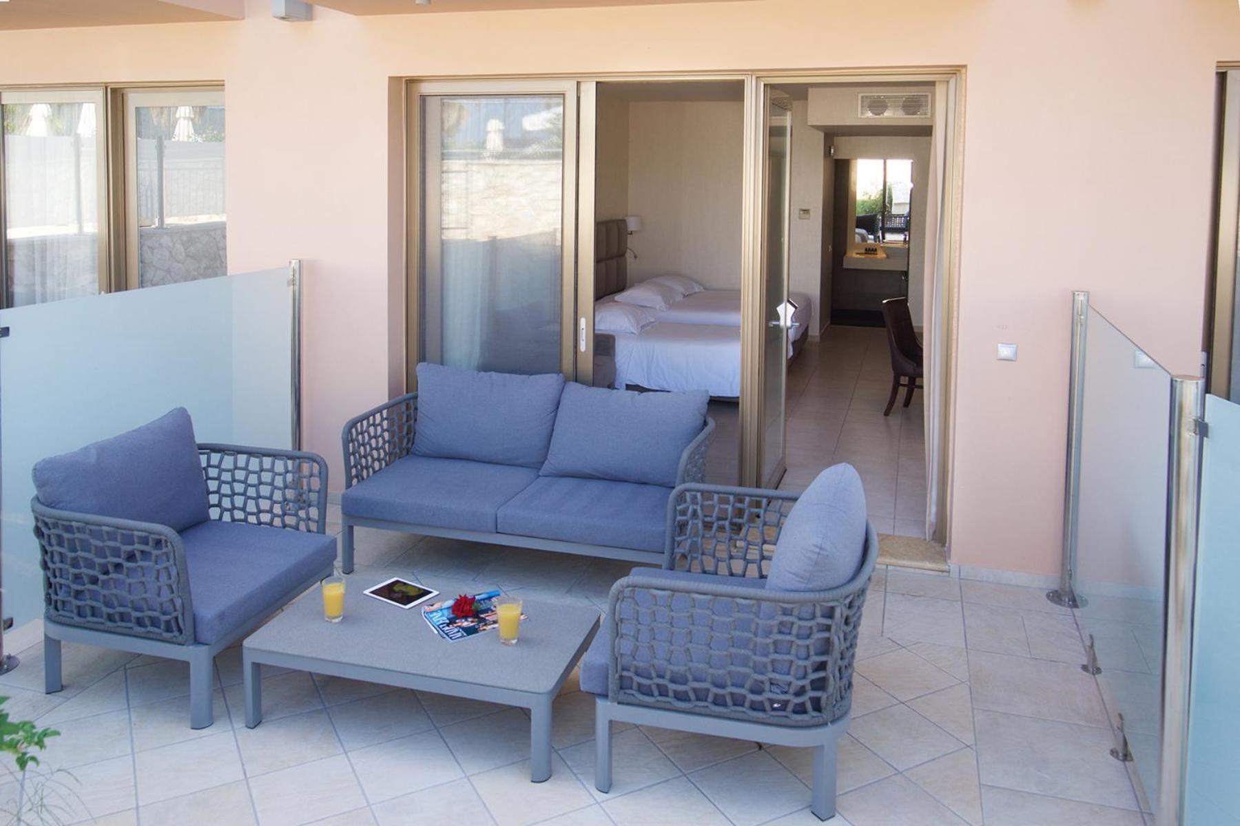 Ionian Emerald Resort Karavomylos Bilik gambar