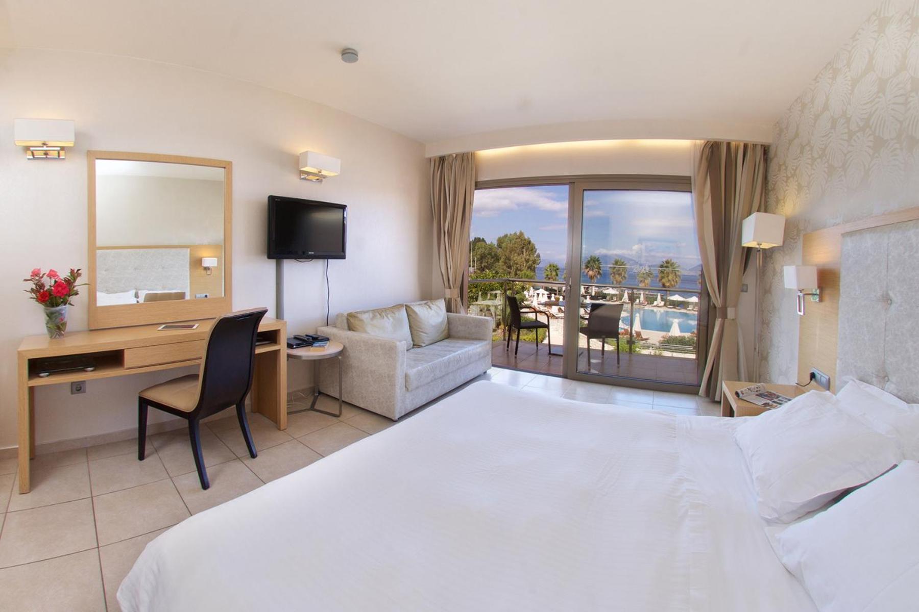 Ionian Emerald Resort Karavomylos Bilik gambar